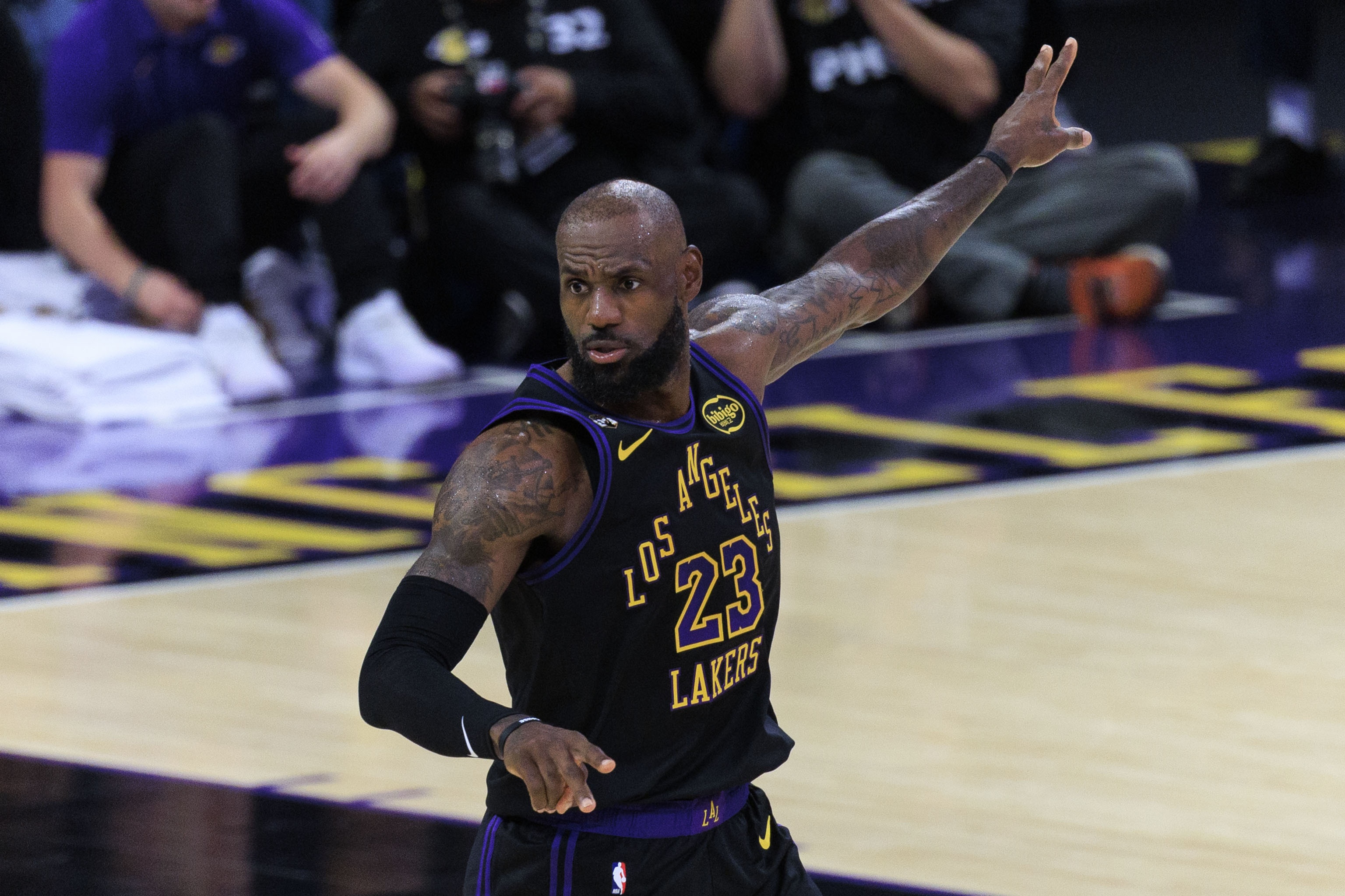 詹姆斯获西部周最佳 生涯第70次刷新历史 詹姆斯获西部周最佳 生涯第70次刷新历史