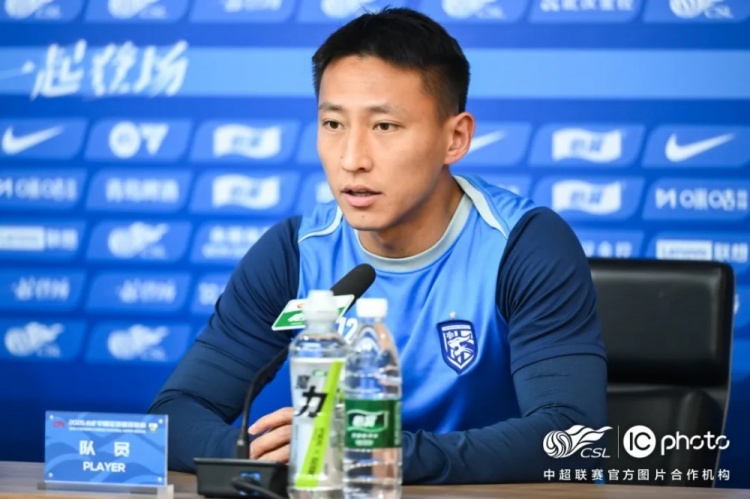 武汉三镇迎战成都蓉城 莫拉强调执行力 廖承坚谈信念 武汉三镇迎战成都蓉城 莫拉强调执行力 廖承坚谈信念