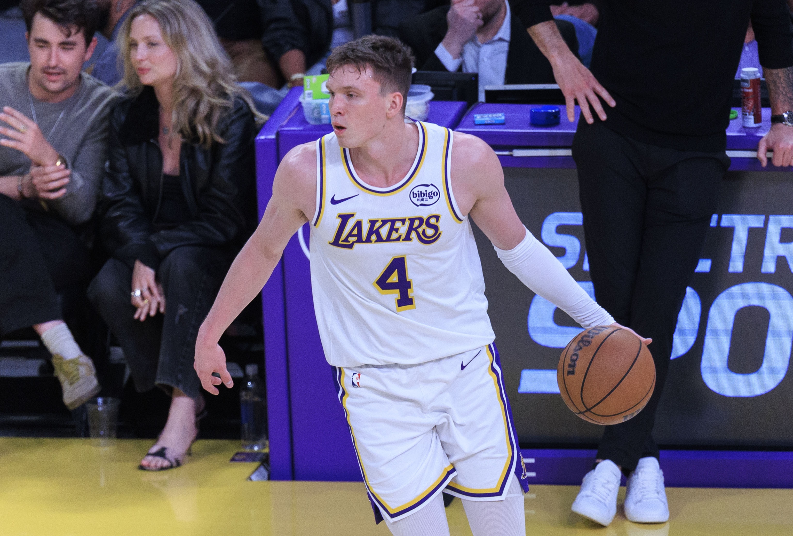 湖人新秀克内克特25岁生日 本季场均4.2分角色待定