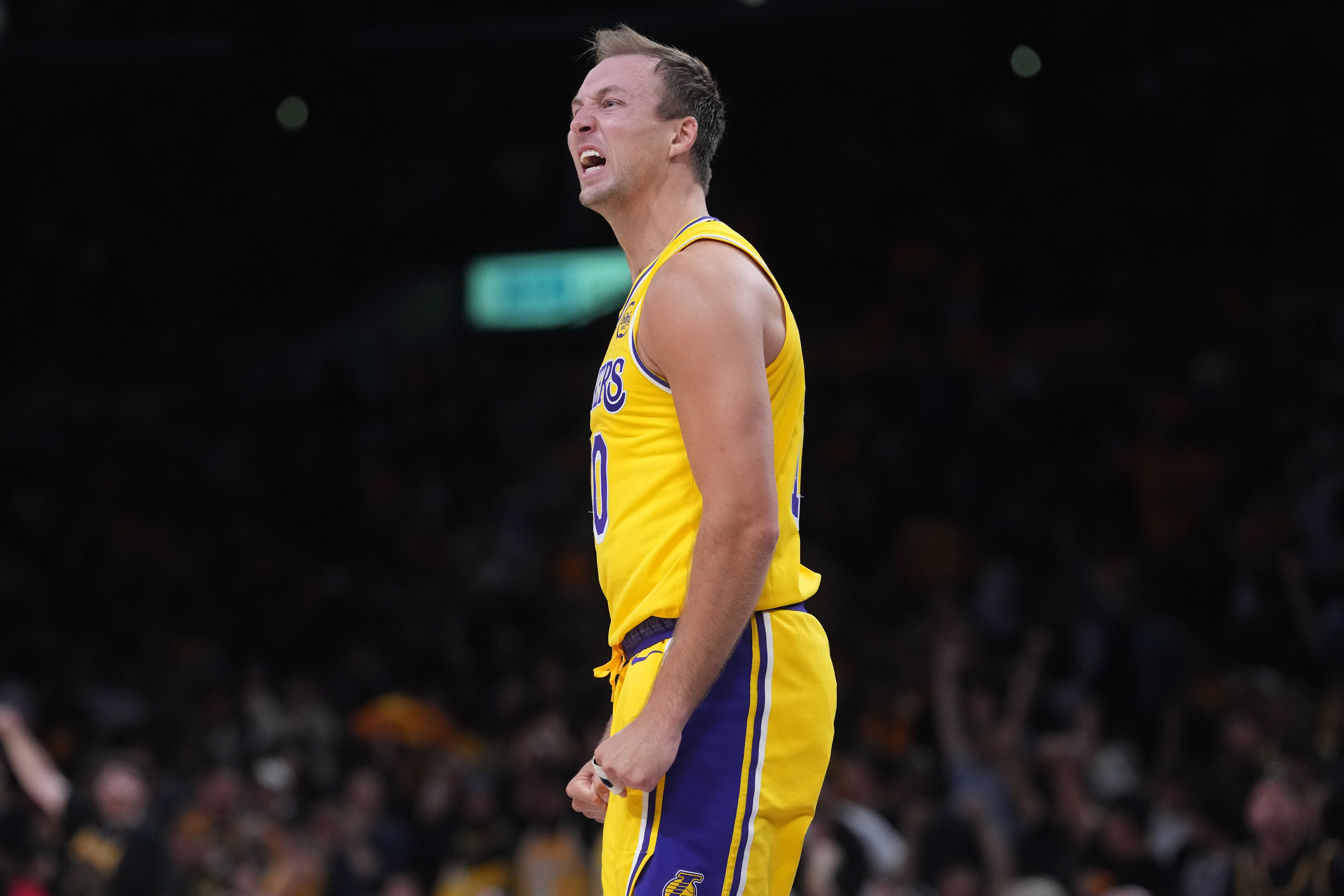 肯纳德自比四分卫：湖人角色需快速阅读防守