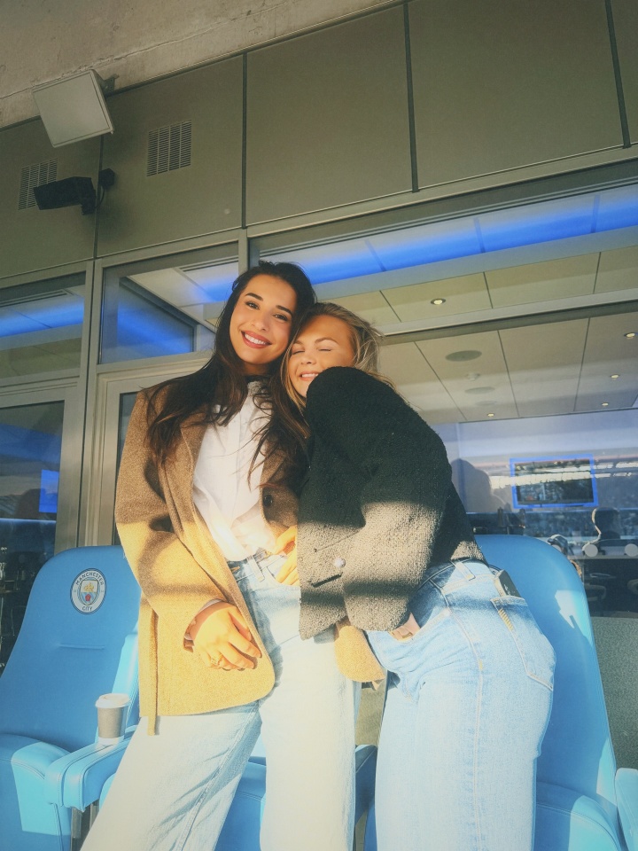 瓦尔加内衣T台秀 足坛伴侣动态一网打尽