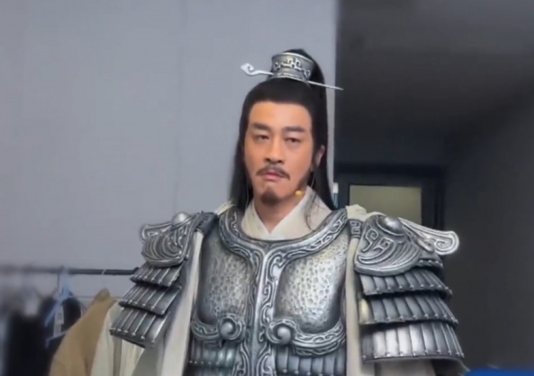 何润东项王铠甲亮相苏超宿迁主场，Vlog纪录跨界联动