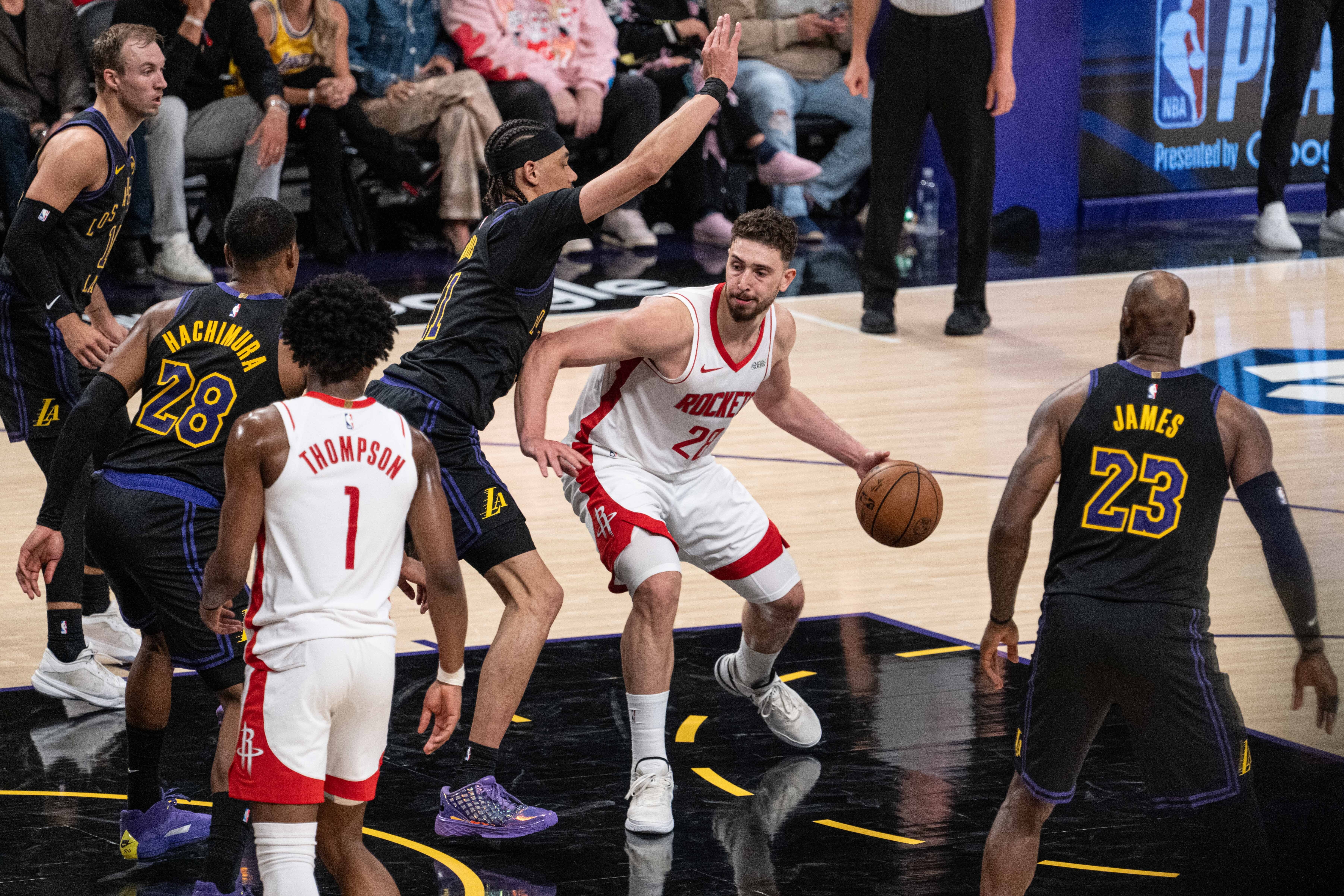 场均44.7分钟！阿门成季后赛铁人 湖人加时擒火箭3-0