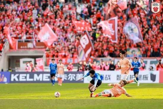 省超决赛吴川青年2-1力克深圳藝品高 总比分2-1爆冷夺冠
