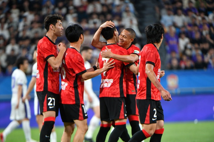 尼克斯对阵马刺的关键在谁_尼克斯VS马刺的关键在谁_2026年06月最新对决分析