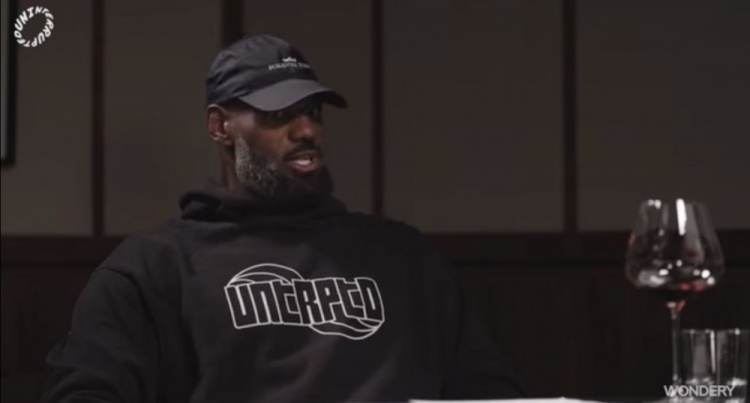 詹姆斯评马刺G1失利:表态自信但精神未投入 抢七后心态需要调整 詹姆斯评马刺G1失利:表态自信但精神未投入 抢七后心态需要调整